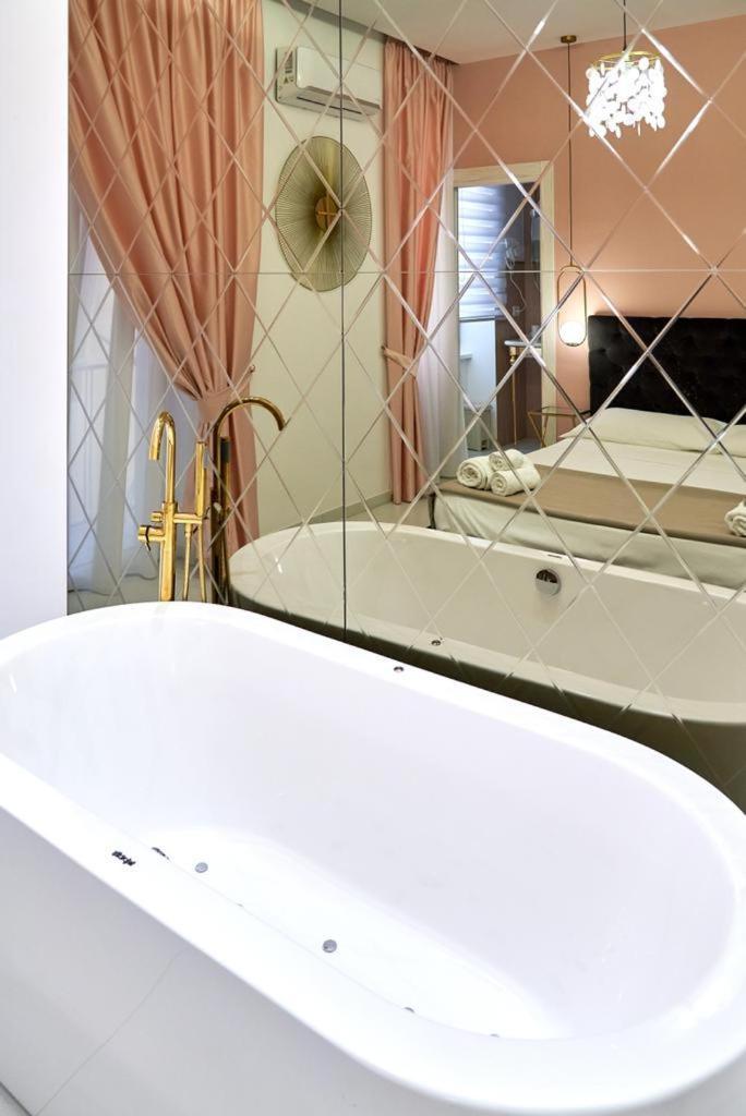 Bed and Breakfast Le Isole Di Madama Gaeta Esterno foto